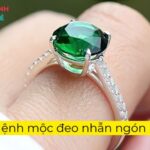 Mệnh mộc đeo nhẫn ngón nào